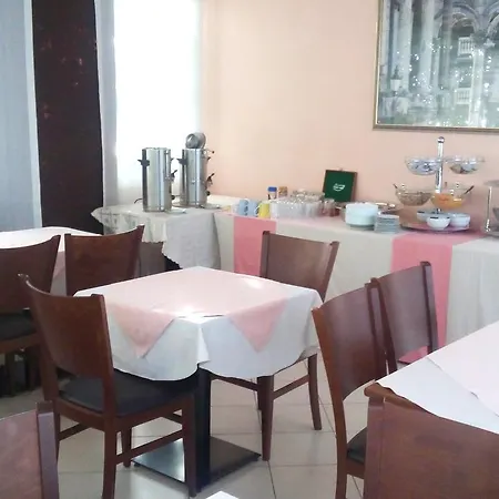 Marjela לינה וארוחת בוקר 3*