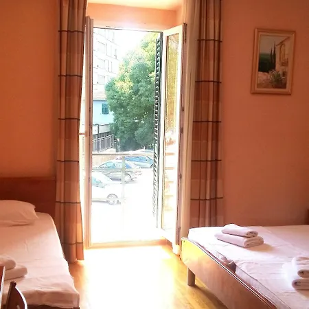 Marjela krevet i doručak Split