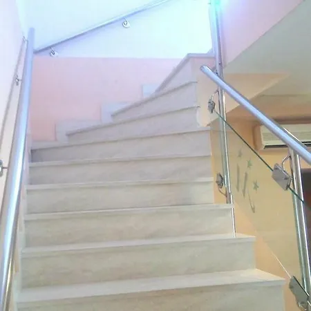 krevet i doručak Marjela 3*